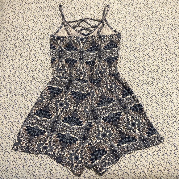Urban Flirt Blue Paisley Romper - Picture 4 of 4